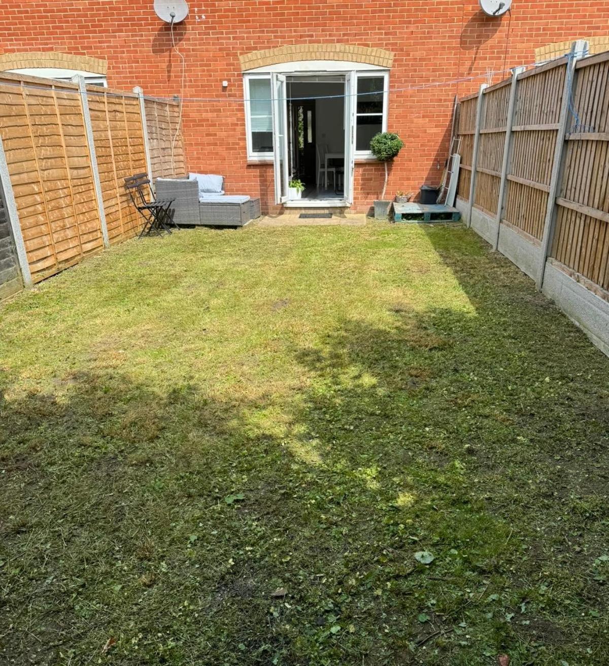 Spacious 3 Bedroom Home, With Private Driveway 5 Minutes From Excel Centre & Custom House Лондон Екстериор снимка